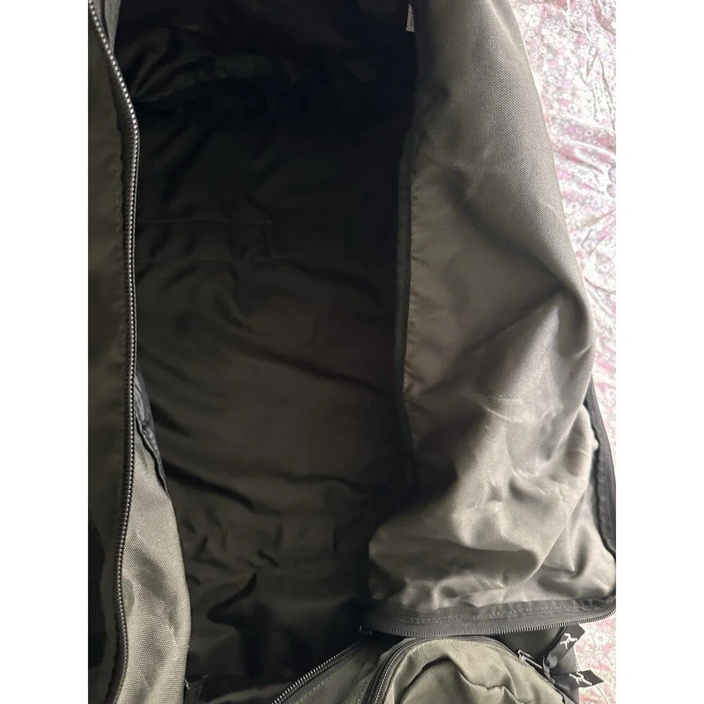 Camp Inn Vintage 3-Pocket Cargo Bag Olive Green Large Travel Duffel 314-048-007